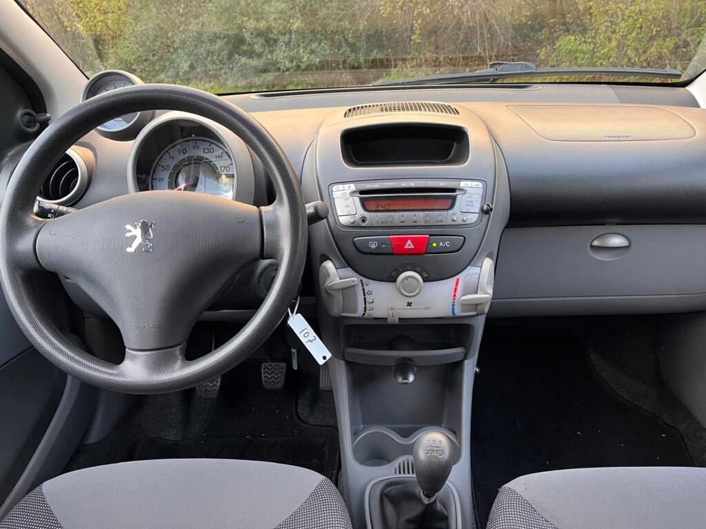 09 Peugeot 107