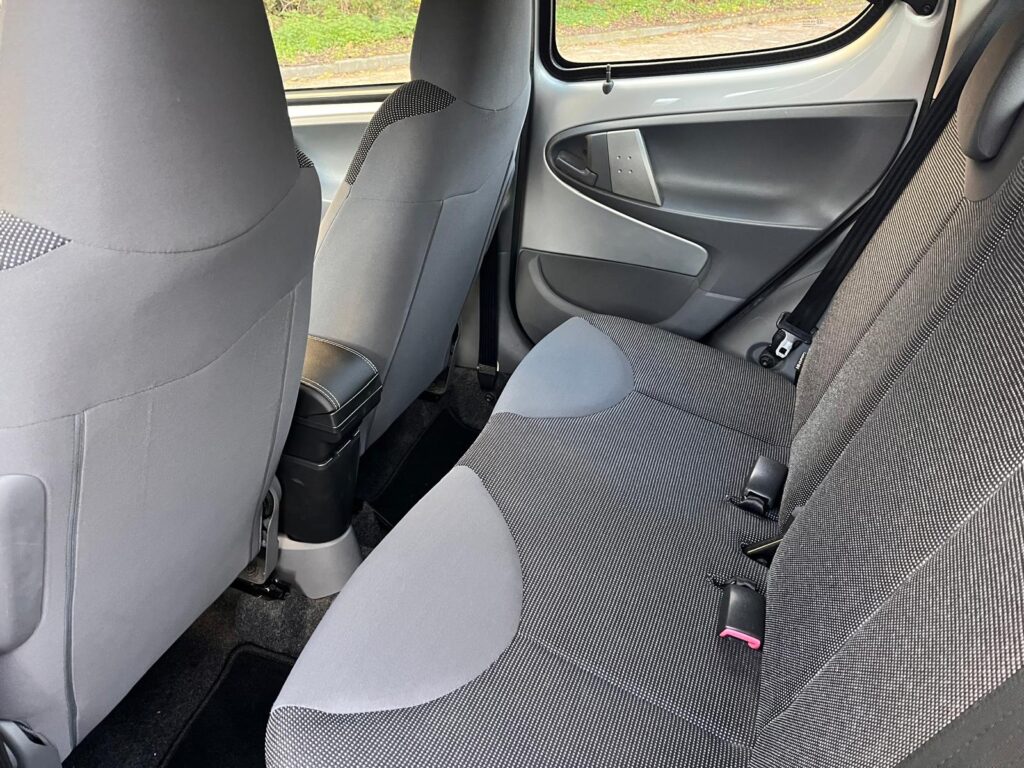 13 Peugeot 107
