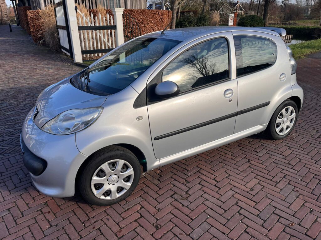 Peugeot 107 Linkerzij 2