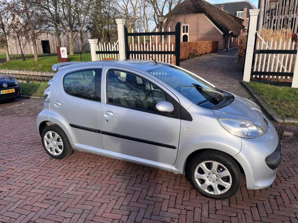 Peugeot 107 Rechterzij