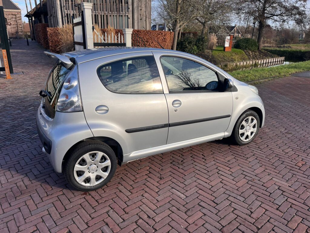 Peugeot 107 Rechterzij 2